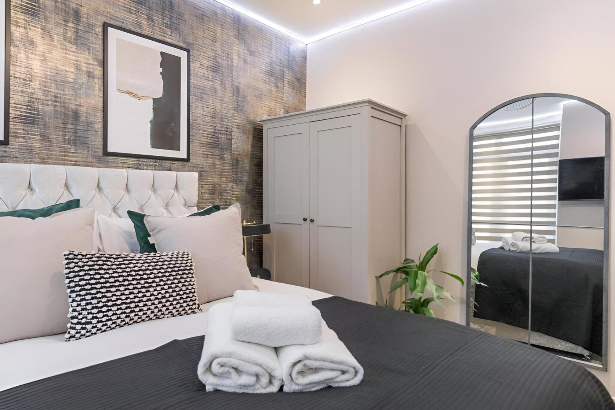 Stunning Flat With Jacuzzi Bath Londres